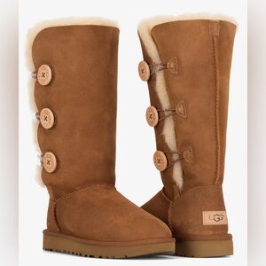 UGG - Bailey Button Chestnut